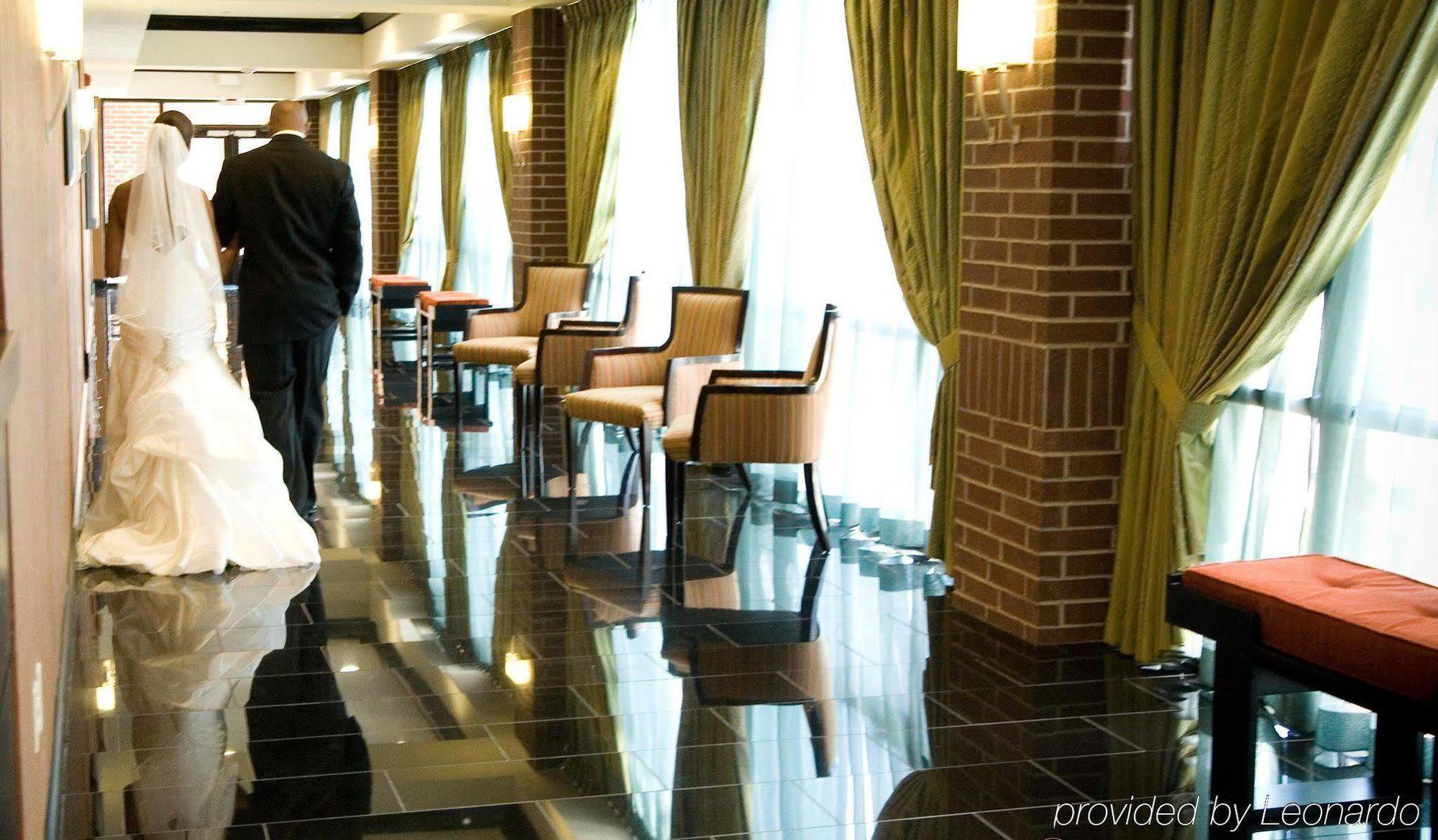 Doubletree Suites By Hilton Bentonville Dalaman gambar